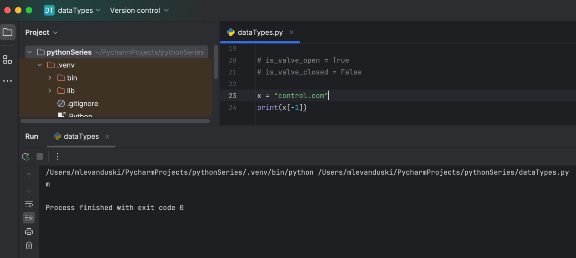 Negative slicing of strings in Python